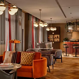 Radisson Red Kudamm Отель